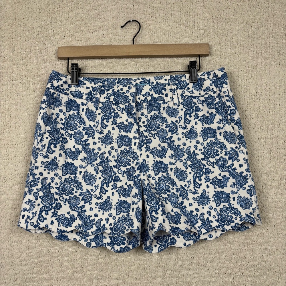 J. McLaughlin Shorts Women 8 Blue White Petal Scalloped Shorts Bandana Paisley